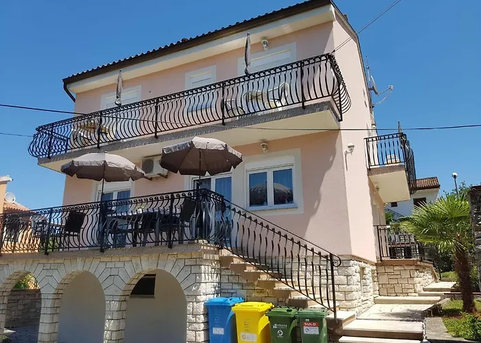 Apartment mit Balkon