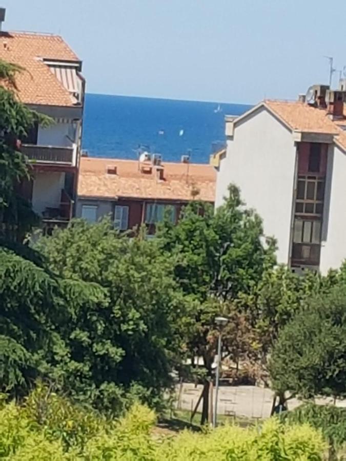 Mit Balkon